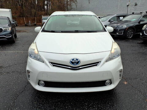 2013 Toyota Prius v Five