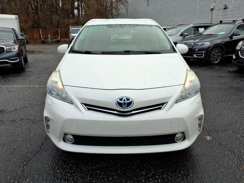 2013 Toyota Prius v Five