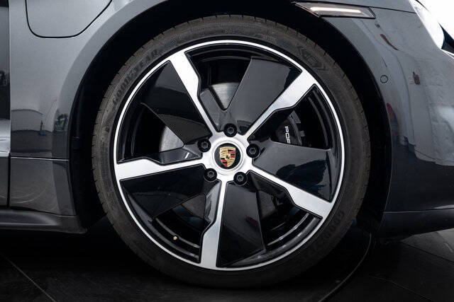 2024 Porsche Taycan GTS Sport Turismo