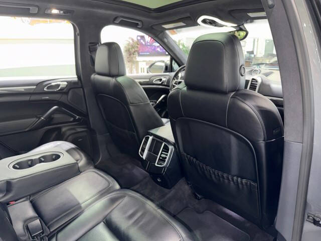 2017 Porsche Cayenne GTS