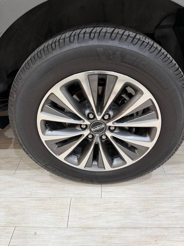 2017 Lincoln Navigator Select