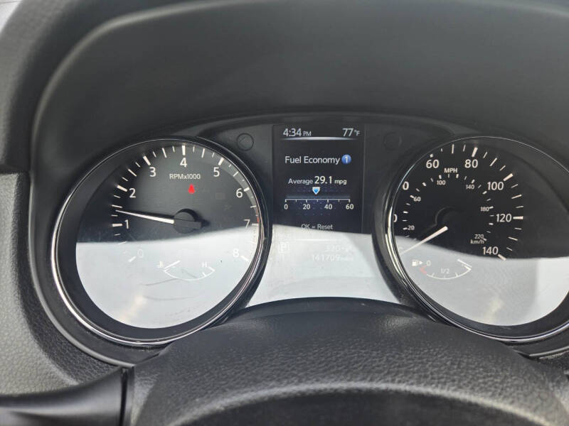 2017 Nissan Rogue SV
