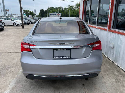 2013 Chrysler 200 LX