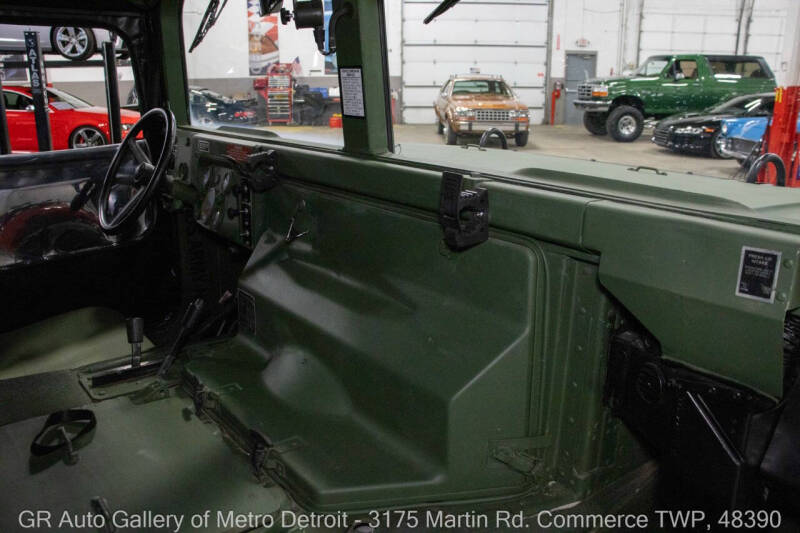 2001 AM General Hummer