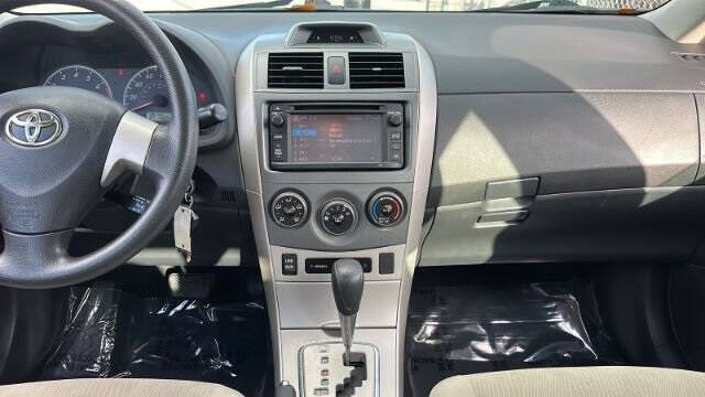 2013 Toyota Corolla LE