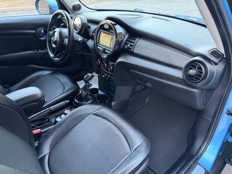 2017 MINI Hardtop 4 Door Cooper