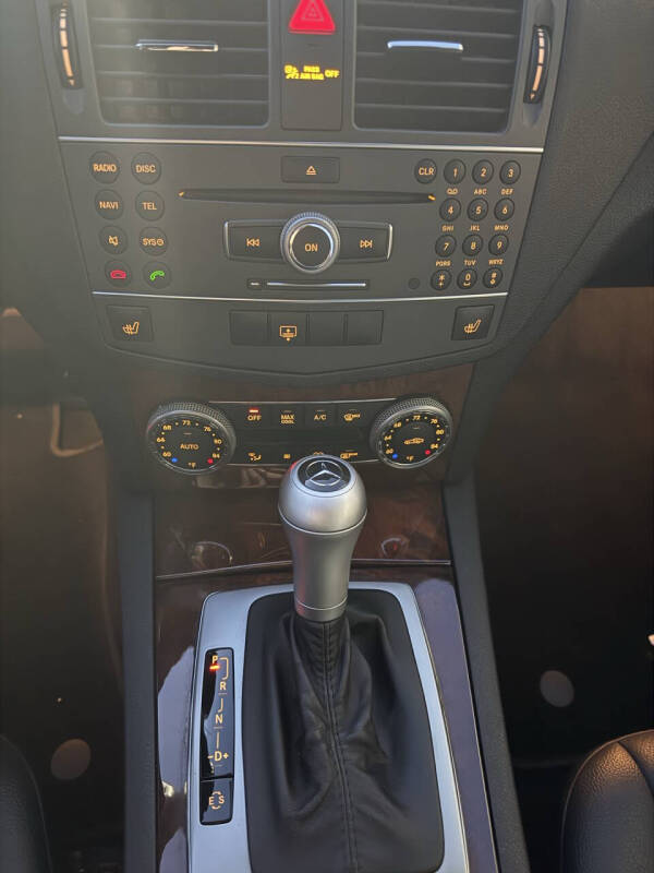 2011 Mercedes-Benz C-Class C 300 Luxury 4MATIC