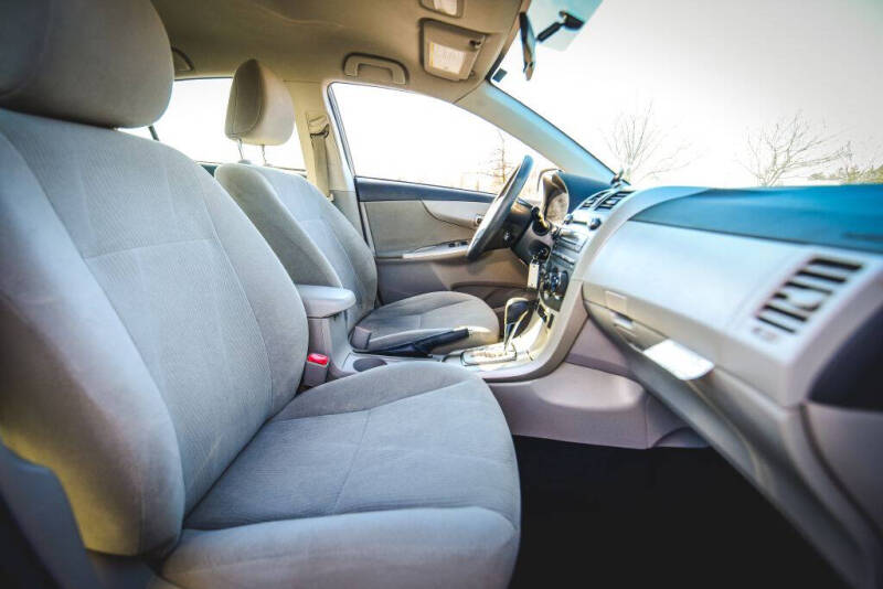 2011 Toyota Corolla LE