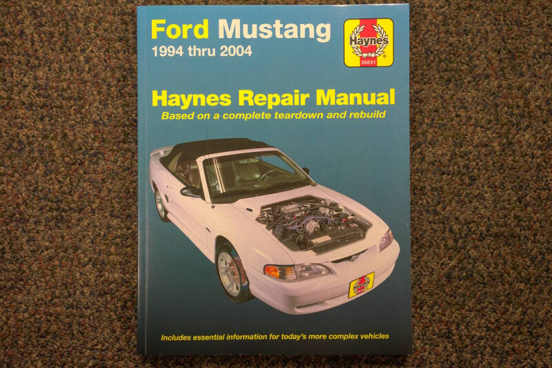 2004 Ford Mustang Mach 1 Premium