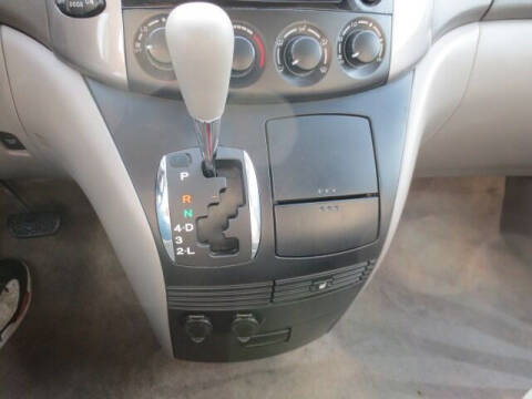 2010 Toyota Sienna LE 8-Passenger