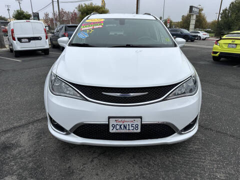 2020 Chrysler Pacifica Touring L