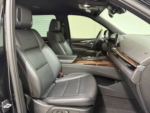 2023 Cadillac Escalade ESV Luxury