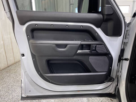 2022 Land Rover Defender 110 V8