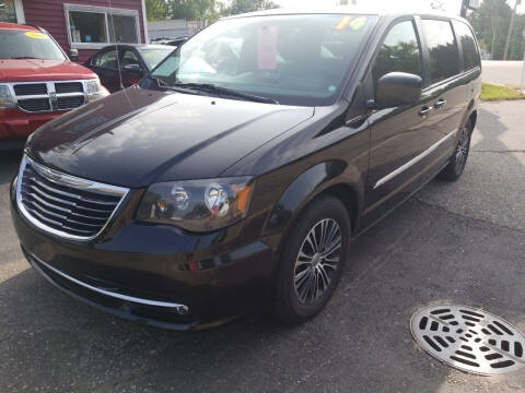 2014 Chrysler Town and Country for sale at Hwy 13 Motors in Wisconsin Dells WI