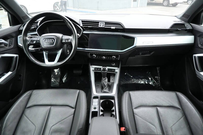 2021 Audi Q3 quattro Premium 40 TFSI