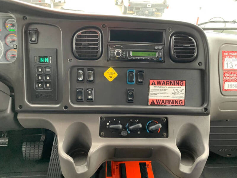 2016 Freightliner M2 106