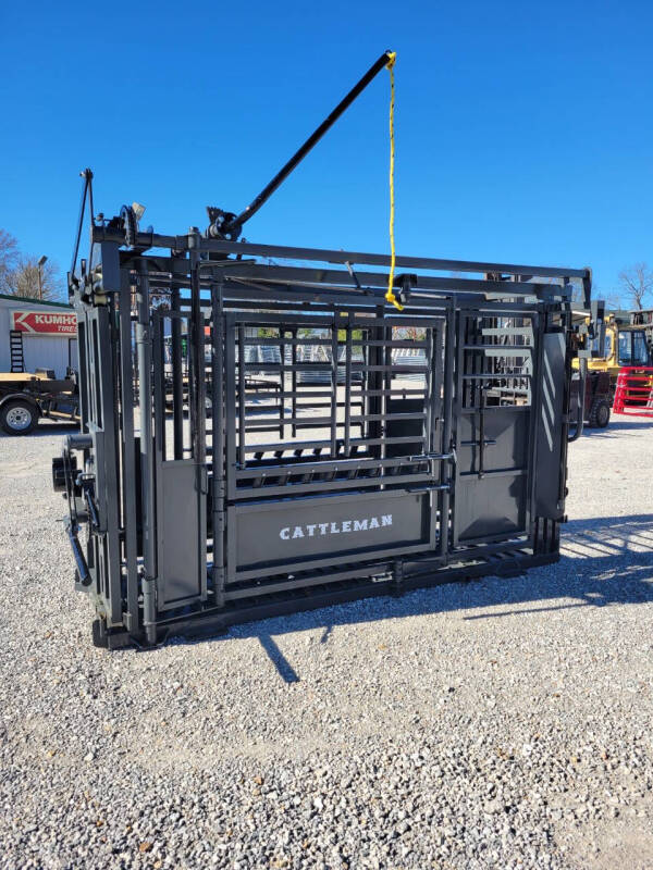 2025 Cattleman Manual w/Solid Floor