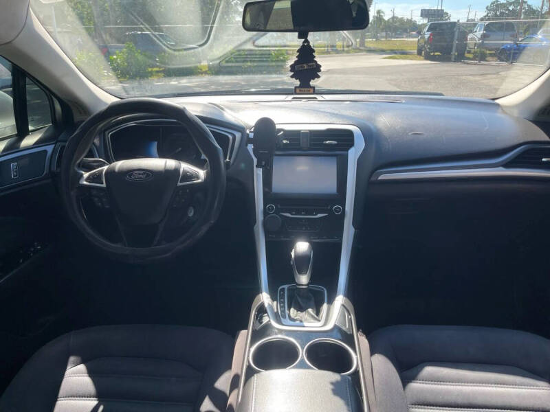 2013 Ford Fusion Hybrid SE