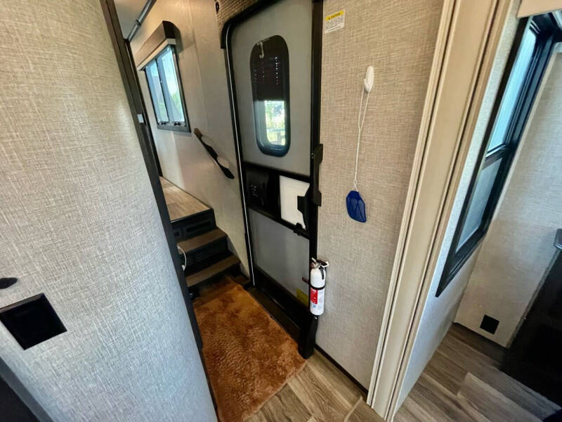 2022 Jayco North Point 377RLBH