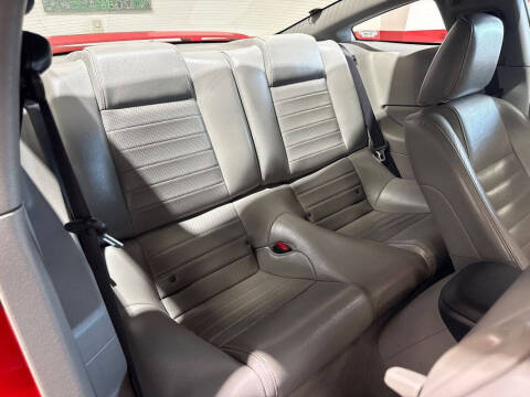 2005 Ford Mustang GT Premium