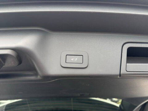 2025 Land Rover Range Rover Evoque P250 Dynamic SE