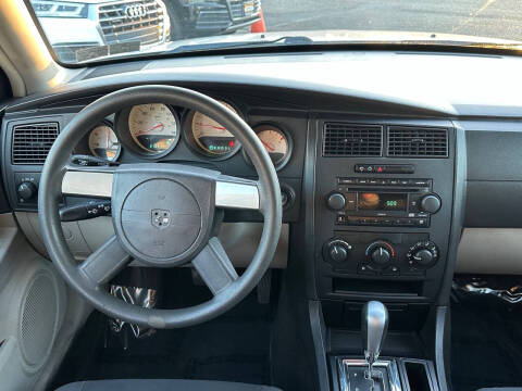 2006 Dodge Magnum SE