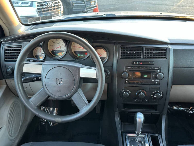 2006 Dodge Magnum SE