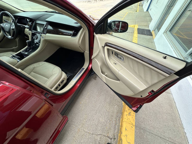 2015 Ford Taurus Limited