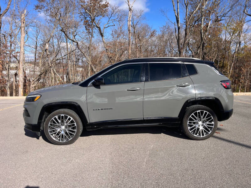 2022 Jeep Compass Limited photo 2