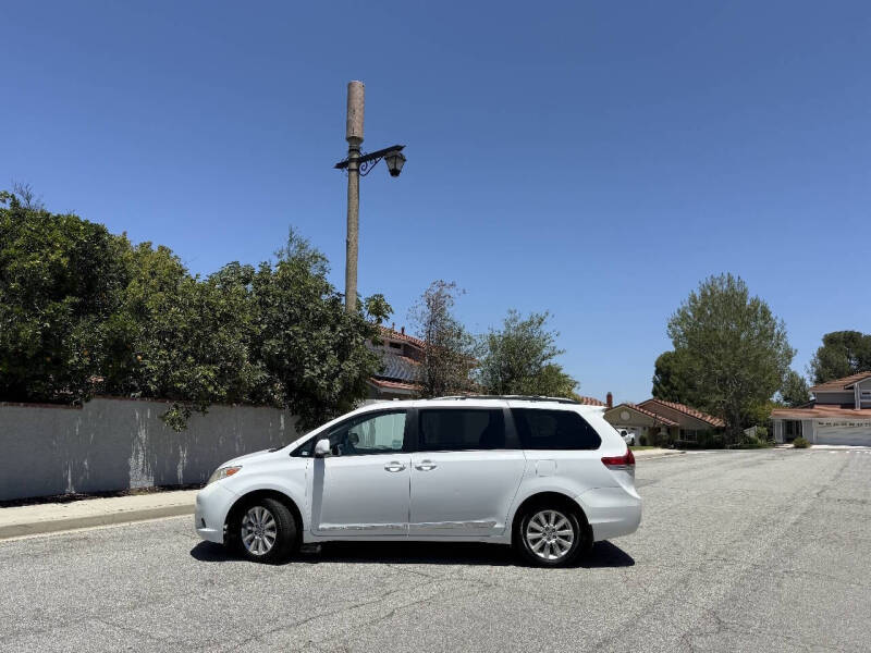 2011 Toyota Sienna LE 7-Passenger