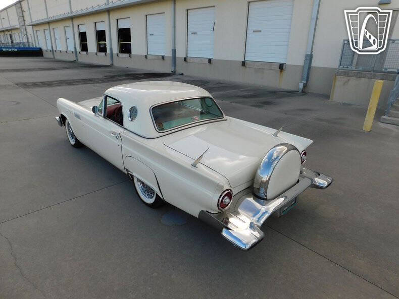 1957 Ford Thunderbird