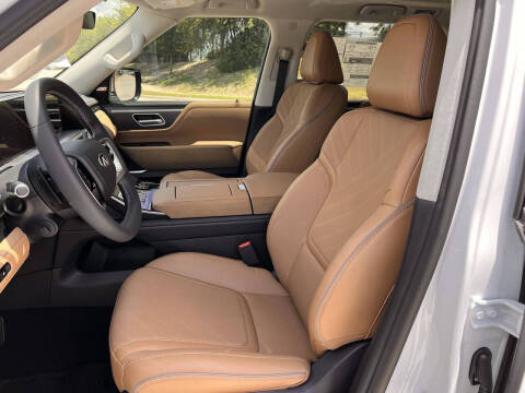 2027 Infiniti QX80 Luxe
