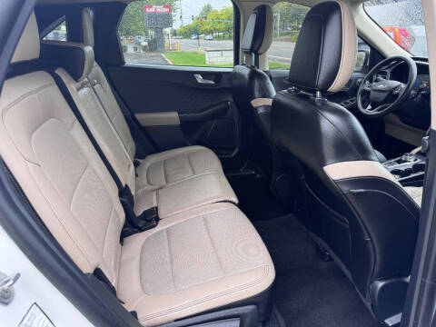 2020 Ford Escape Titanium