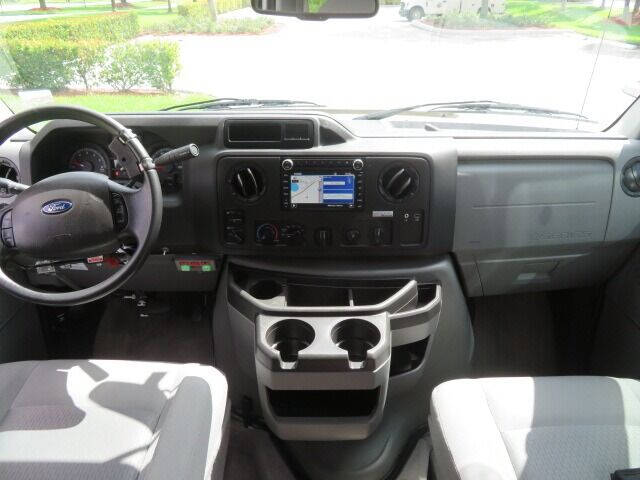 2014 Ford E-Series E-150 XLT