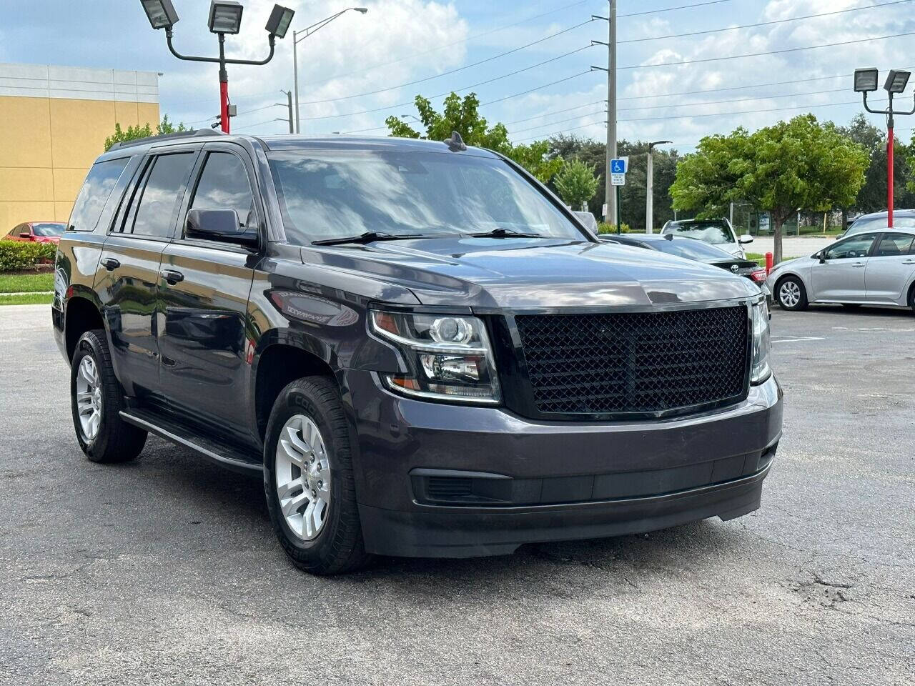 2018 CHEVROLET Tahoe SUV / Crossover - $30,995