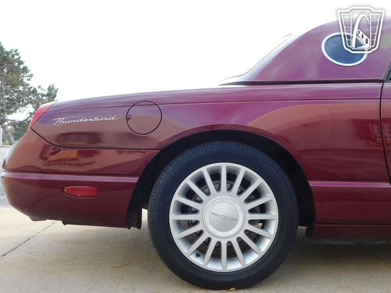2004 Ford Thunderbird Deluxe