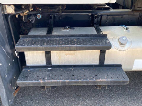 2015 Freightliner 108 SD