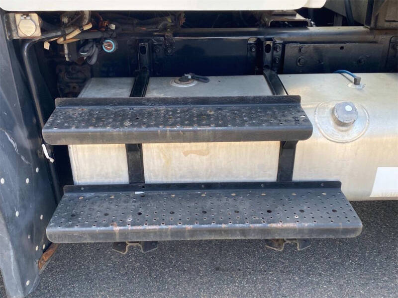 2015 Freightliner 108 SD