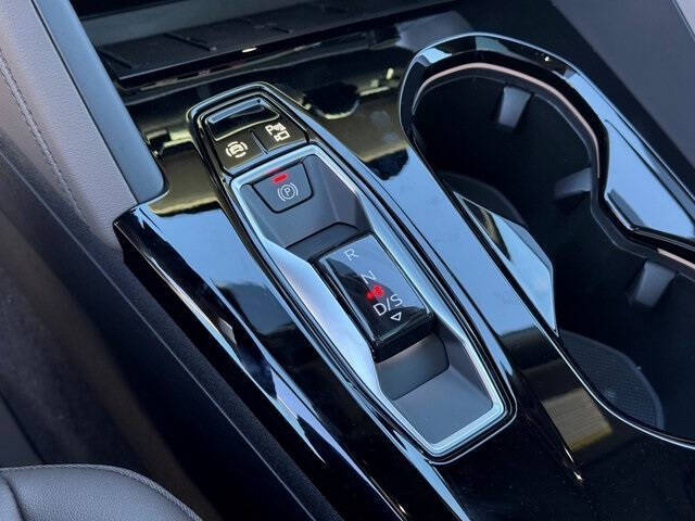 2025 Audi Q5 quattro Premium TFSI