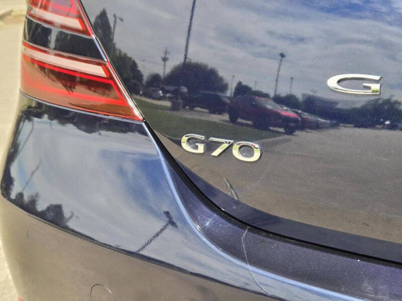 2023 Genesis G70