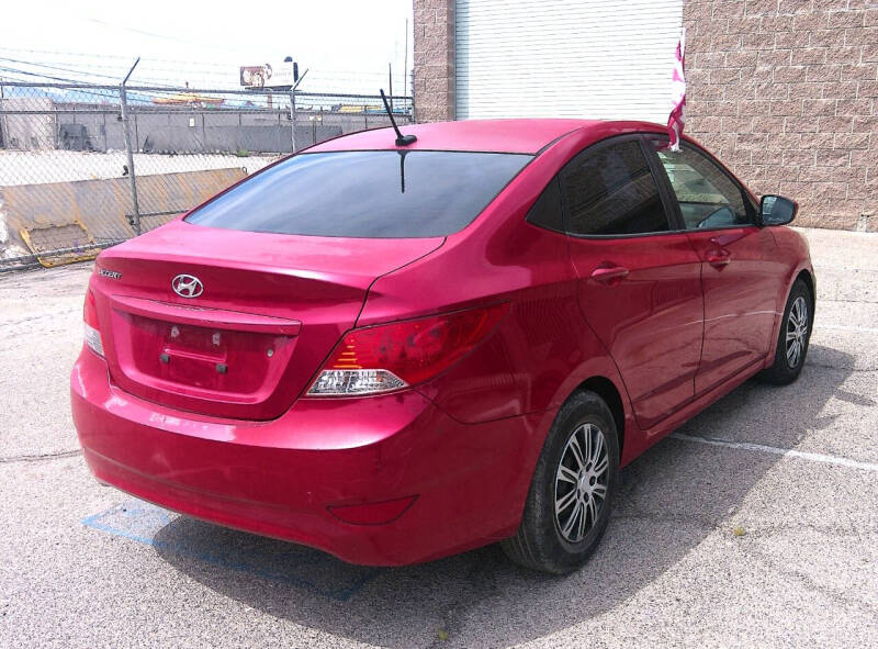 2012 Hyundai Accent GLS