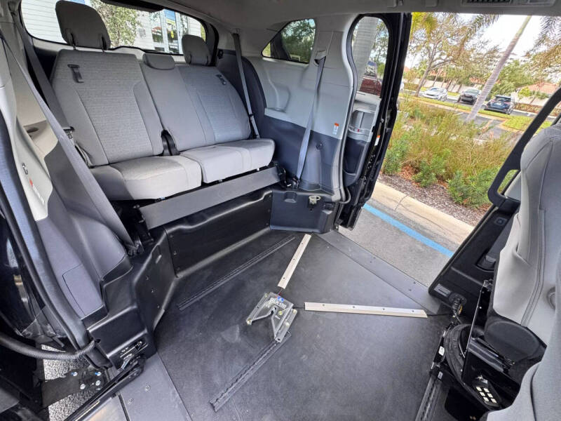 2024 Toyota Sienna LE 8-Passenger