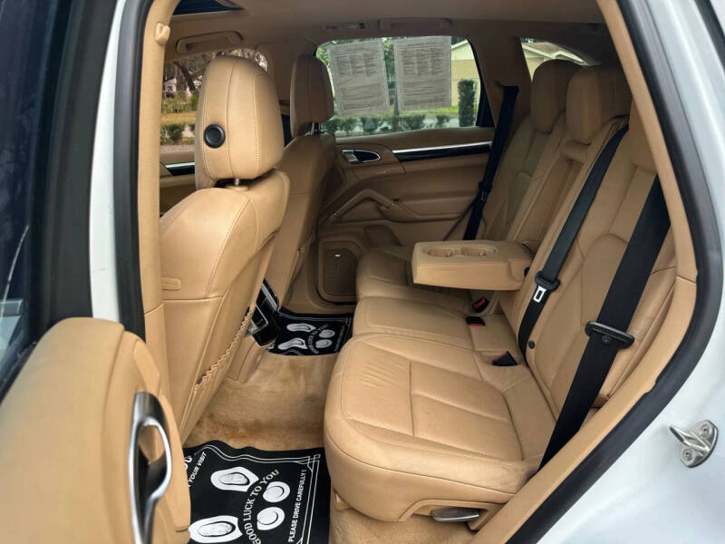 2014 Porsche Cayenne Platinum