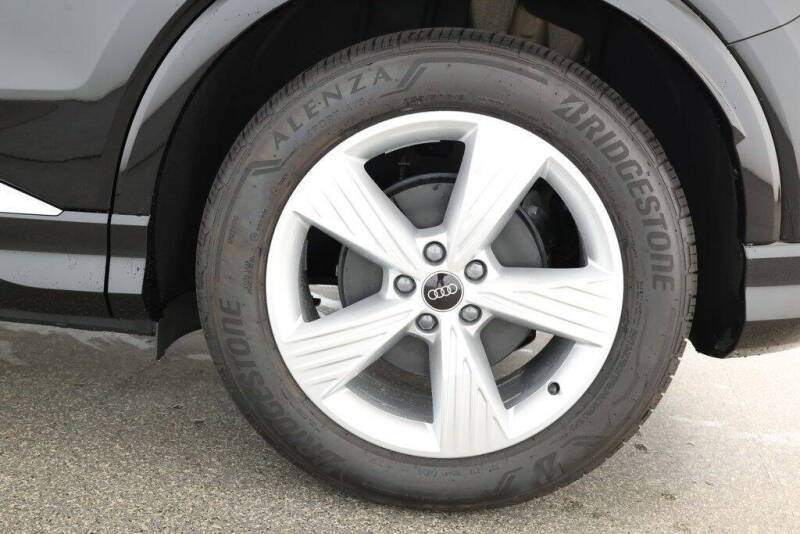 2025 Audi Q4 e-tron quattro Premium 55