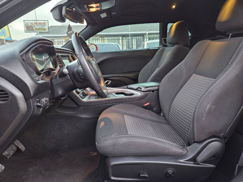 2019 Dodge Challenger SXT