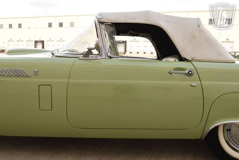 1956 Ford Thunderbird