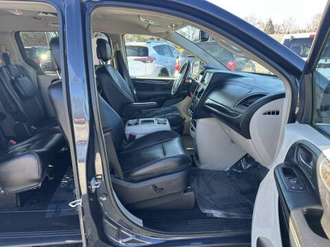 2013 Chrysler Town and Country Touring-L