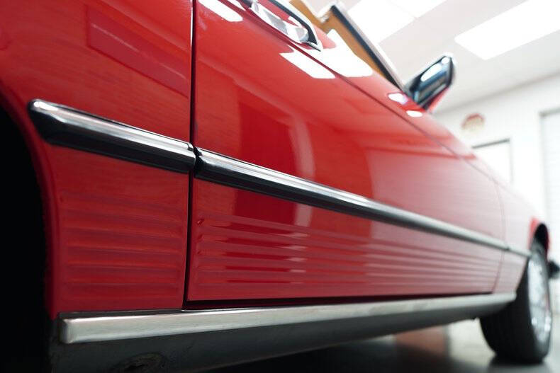 1986 Mercedes-Benz 560-Class 560 SL