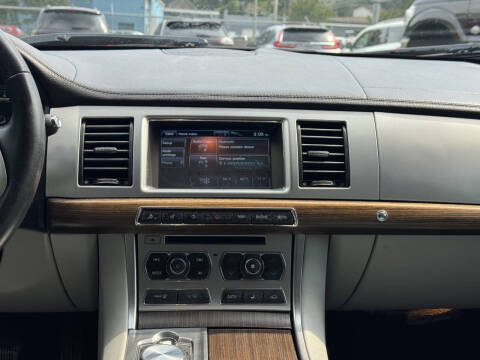 2012 Jaguar XF