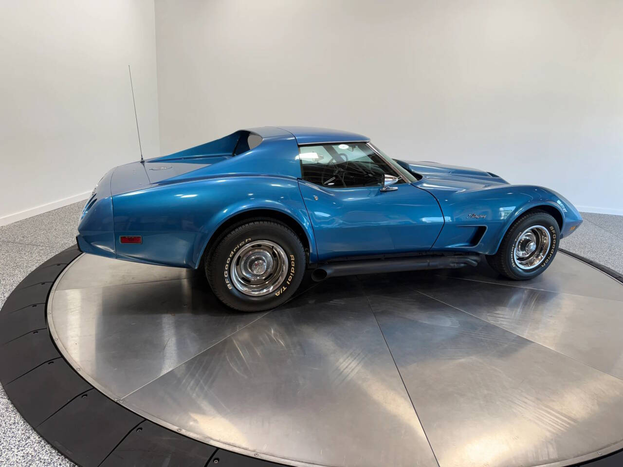 1975 Chevrolet Corvette 18